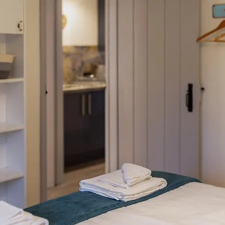 1 Bed In 36928 Tintagel